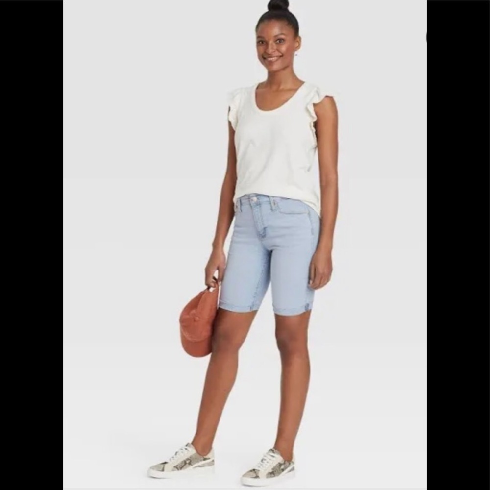 Universal Thread Bermuda Jean Shorts / NWT/ High Rise/ Size 6